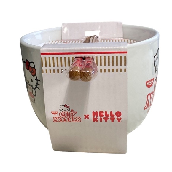 HELLO KITTY CUP NOODLES Ramen Bowl with Chopsticks - Picture 4 of 6